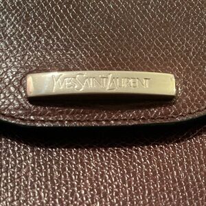 🤎Yves Saint Laurent vintage clutch with tuck away wristlet. Unisex.💟